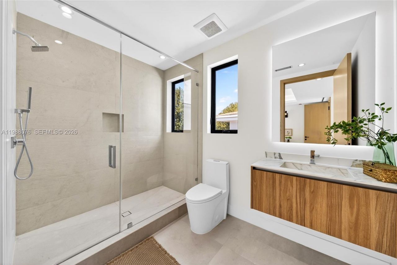 609 SW 24th Rd , Miami, FL 33129 Photo