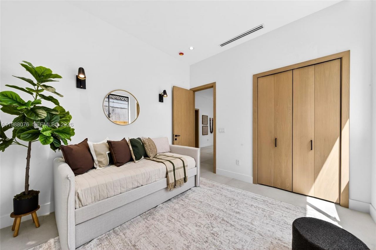 609 SW 24th Rd , Miami, FL 33129 Photo