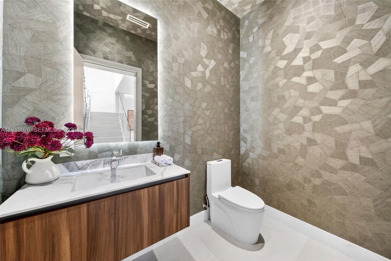 609 SW 24th Rd , Miami, FL 33129 Photo