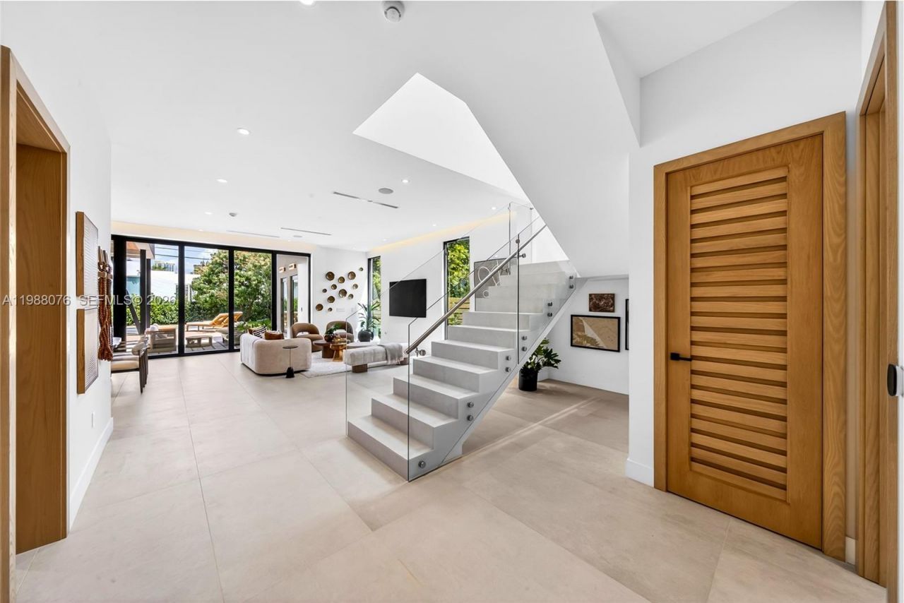 609 SW 24th Rd , Miami, FL 33129 Photo