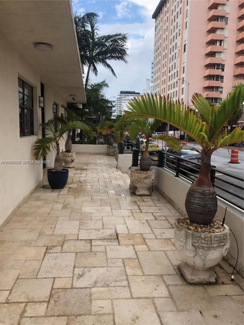 2730 Collins Ave , Unit 205, Miami Beach, FL 33140 Photo
