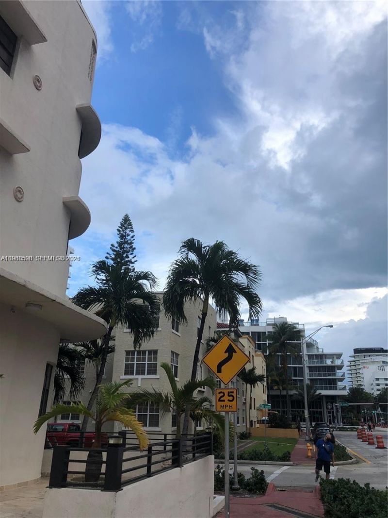 2730 Collins Ave , Unit 205, Miami Beach, FL 33140 Photo