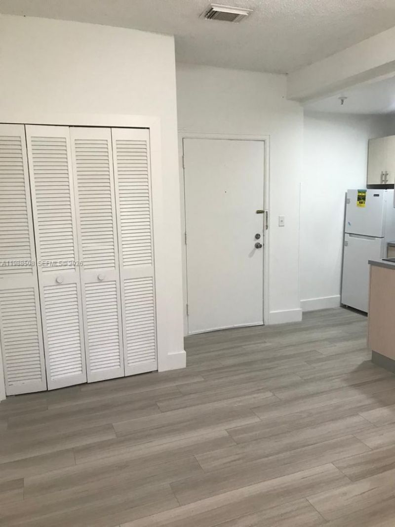 2730 Collins Ave, Unit 312, Miami Beach, FL 33140 Photo