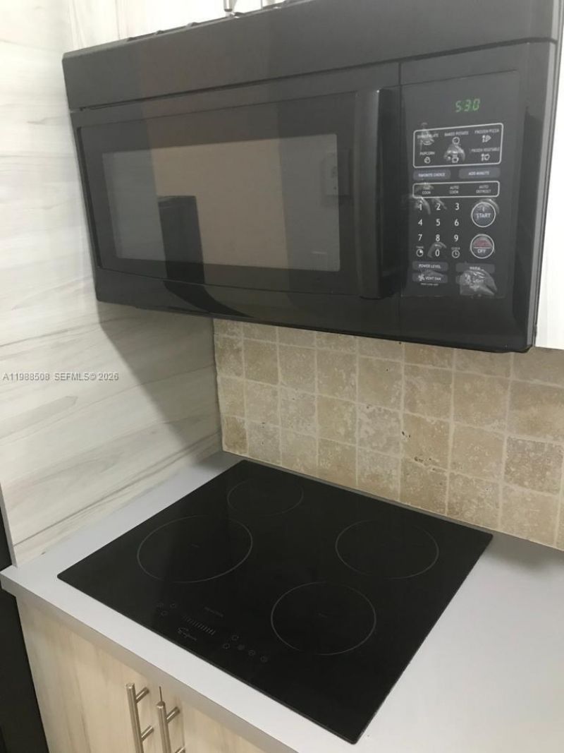 2730 Collins Ave , Unit 205, Miami Beach, FL 33140 Photo