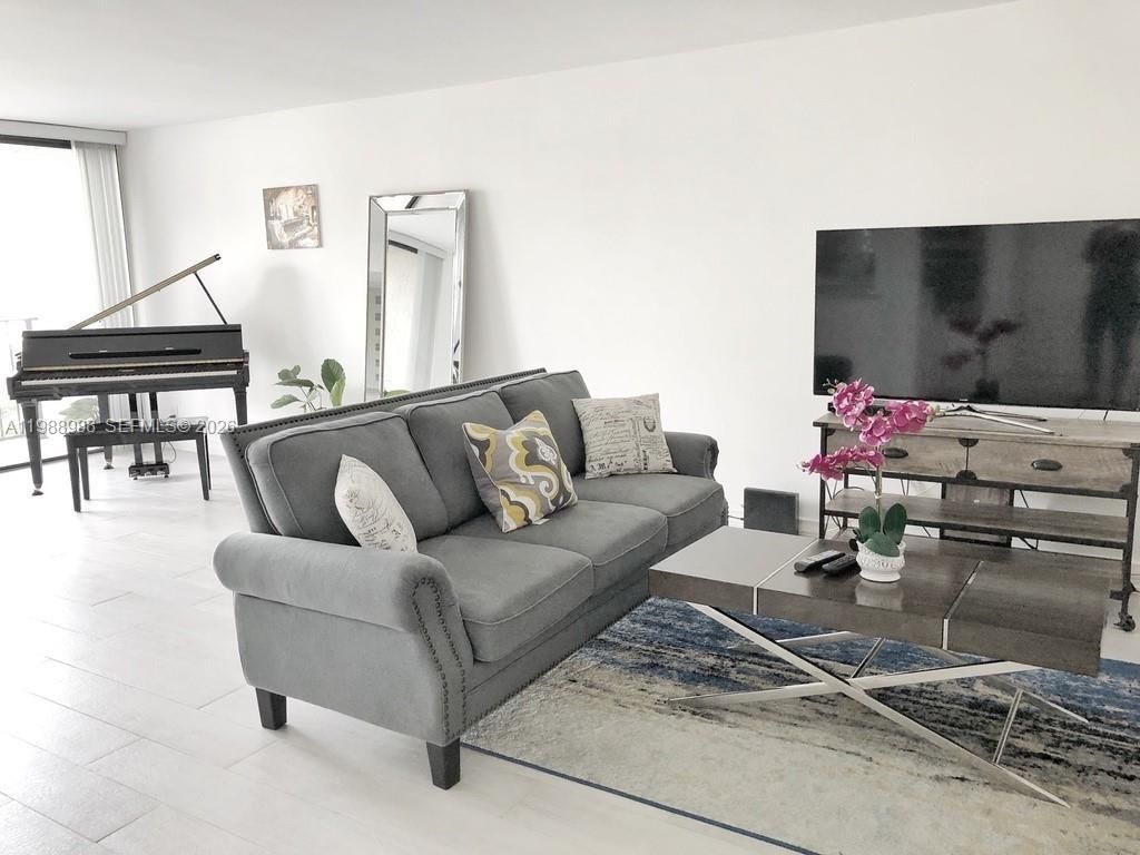 400 Leslie Dr , Unit 508, Hallandale Beach, FL 33009 Photo