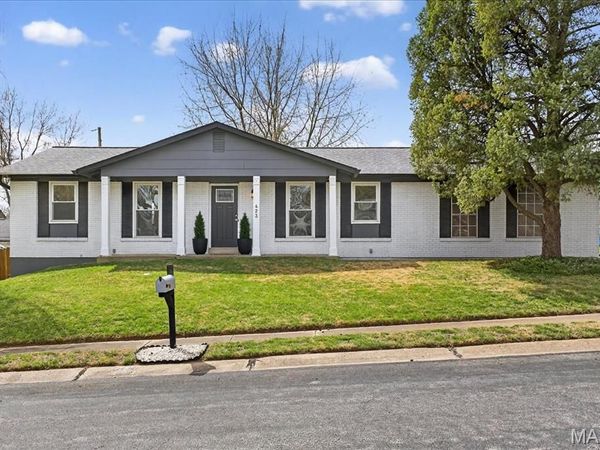 423 Quentin Drive, St Charles, MO 63301