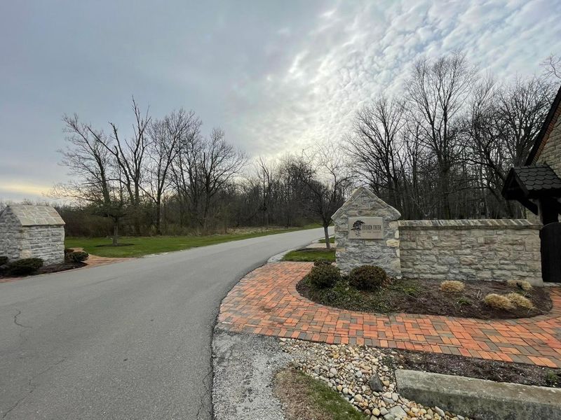 105 Hidden Creek Drive, Galloway, OH 43119 Photo 3