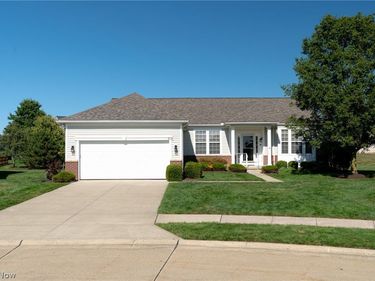 9119 Chatham Circle, North Ridgeville, OH 44039
