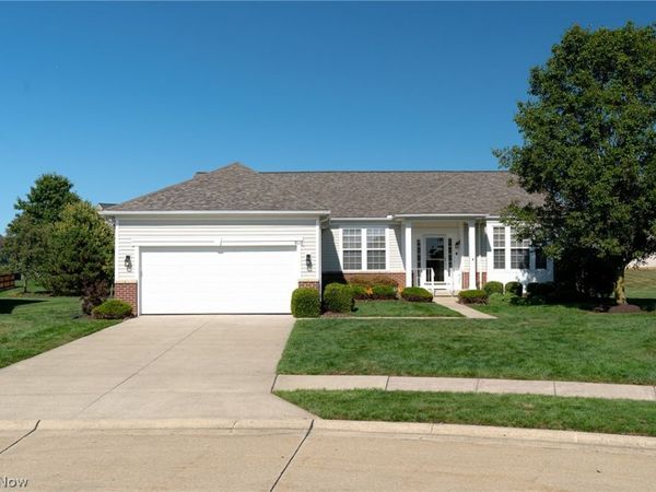 9119 Chatham Circle, North Ridgeville, OH 44039