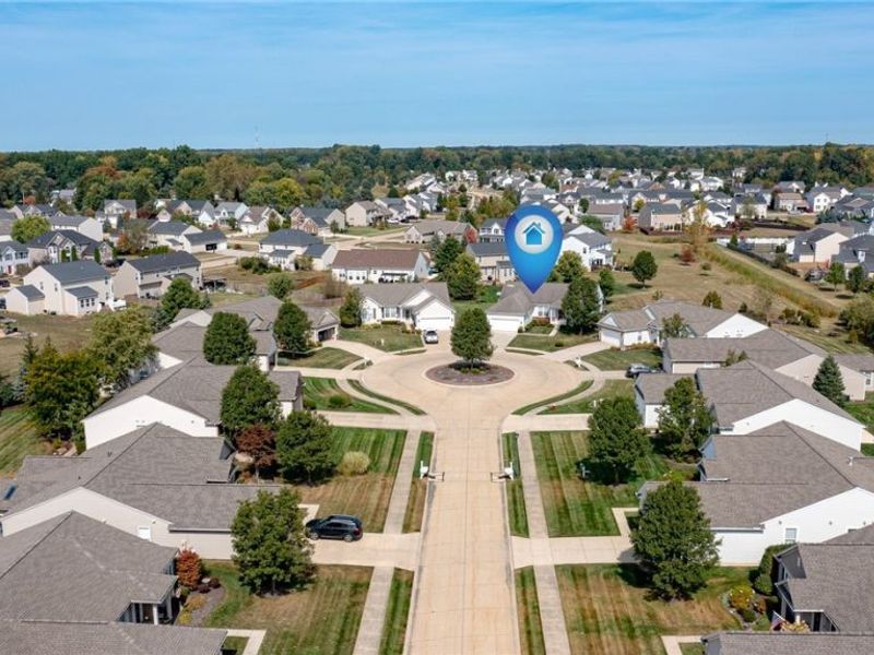 9119 Chatham Circle, North Ridgeville, OH 44039 Photo 2