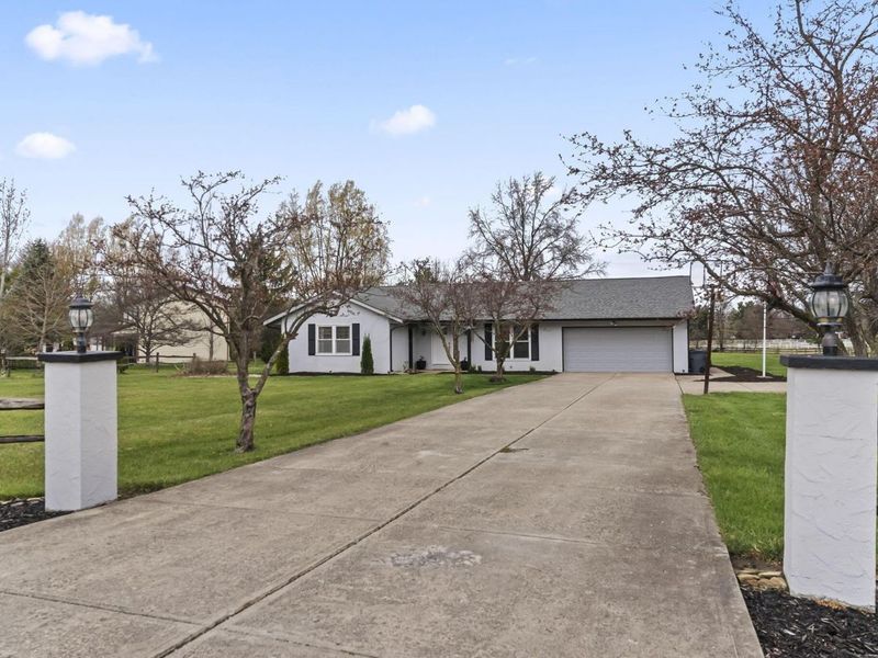 6005 Diley Road, Canal Winchester, OH 43110 Photo 2