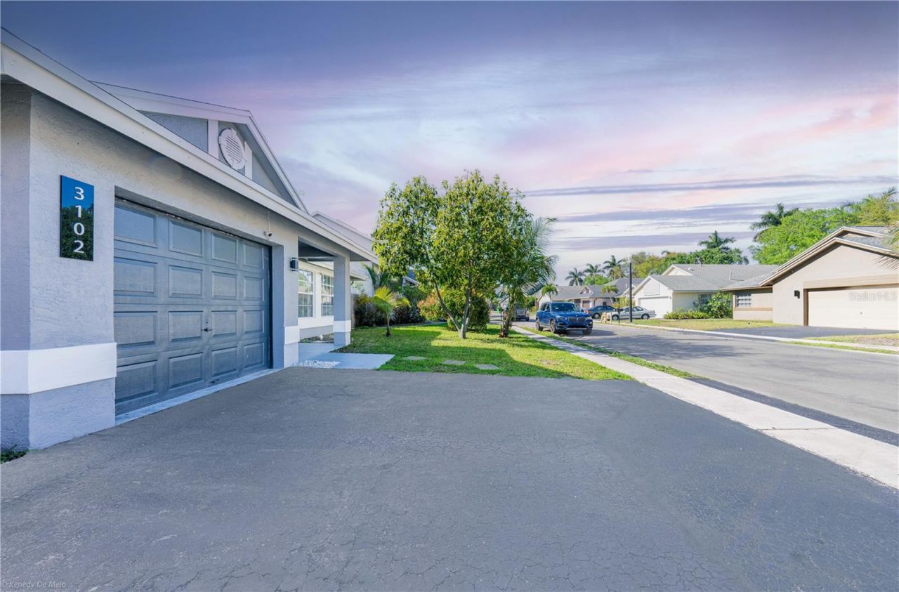3102 NW 123rd Terrace , Sunrise, FL 33323 Photo