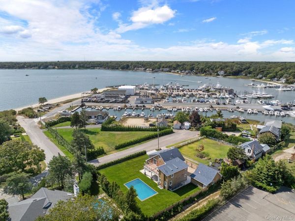 10 Sagamore Road , Hampton Bays, NY 11946