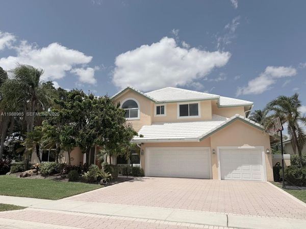 10091 NW 7th St, Plantation, FL 33324