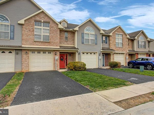 2035 POWELL DRIVE, CHAMBERSBURG, PA 17201