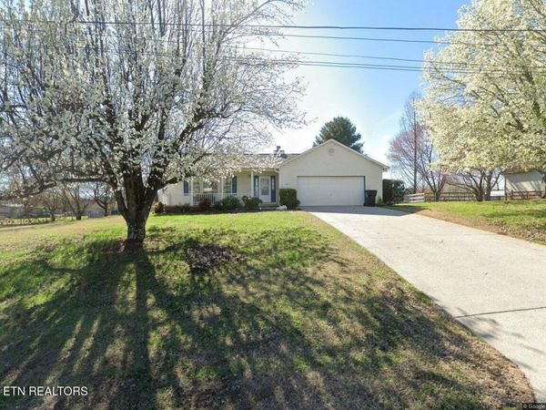 437 Wilaway Rd, Maryville, TN 37801