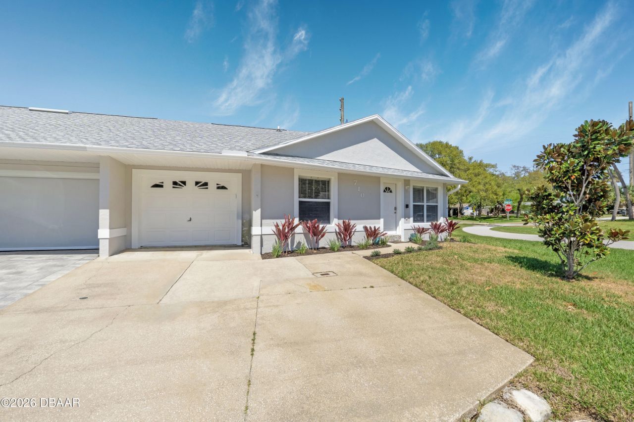 710 River Oaks Circle, New Smyrna Beach, FL 32169 Photo