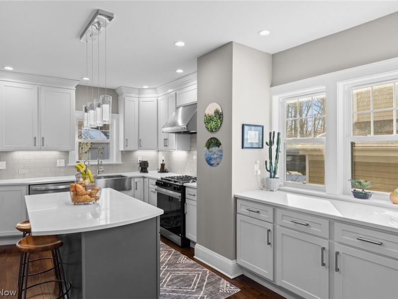 2934 Scarborough Road, Cleveland Heights, OH 44118 Photo 9