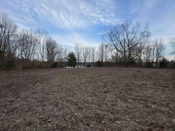 5100 205th Avenue, Morley, MI 49336