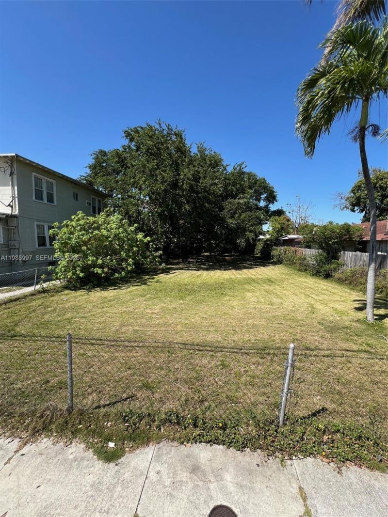 267 NW 31st St, Miami, FL 33127 Photo