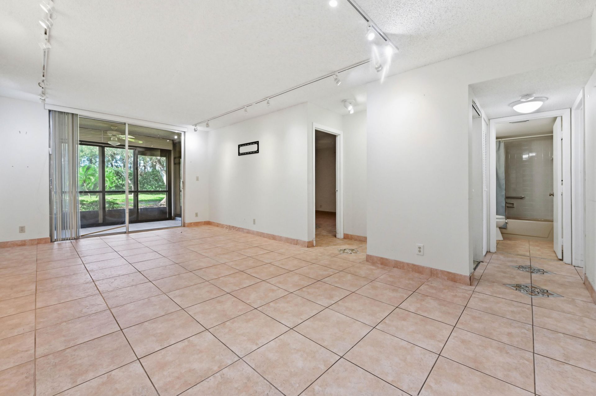 6865 Huntington Lane, Unit 106, Delray Beach, FL 33446 Photo
