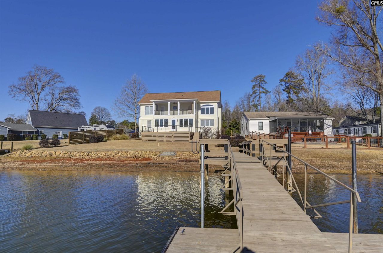 155 Sylvan Street  Photo 10