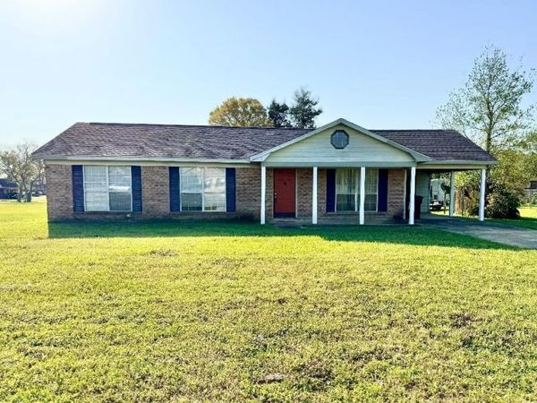 120 Northgate Drive W, Loxley, AL 36551