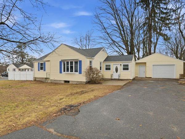 354 Greenaway Dr, Springfield, MA 01109