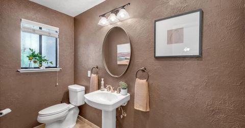 4850 Saint Augustine Dr, Elk Grove, CA 95758 Photo