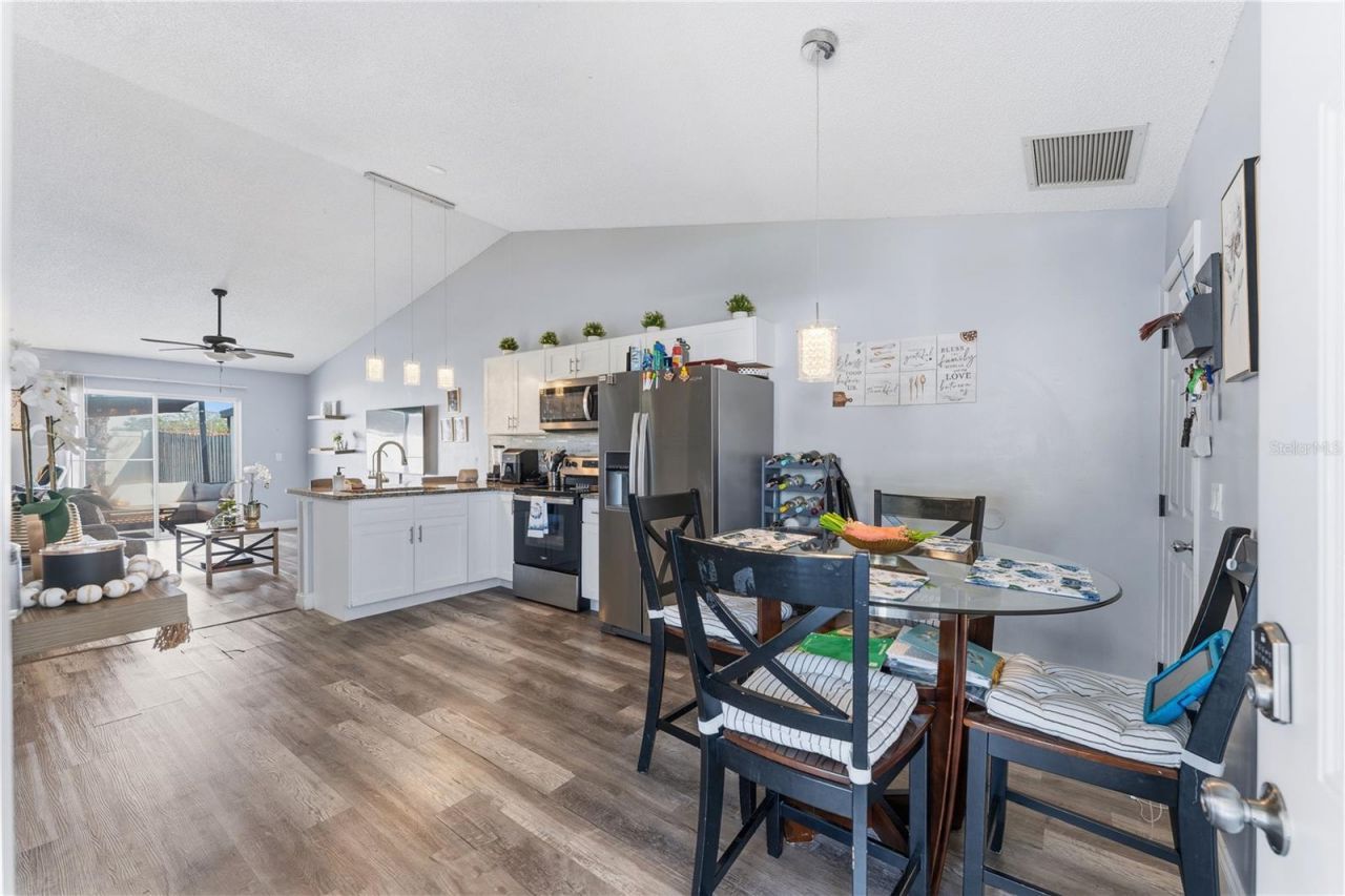 114 Winter Ridge Circle, Orlando, FL 32835 Photo