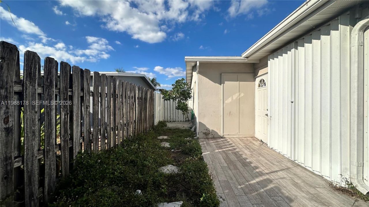 8450 NW 26th St , Unit 8450, Sunrise, FL 33322 Photo