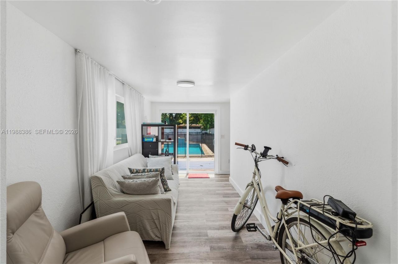 1110 NE 130th St, North Miami, FL 33161 Photo