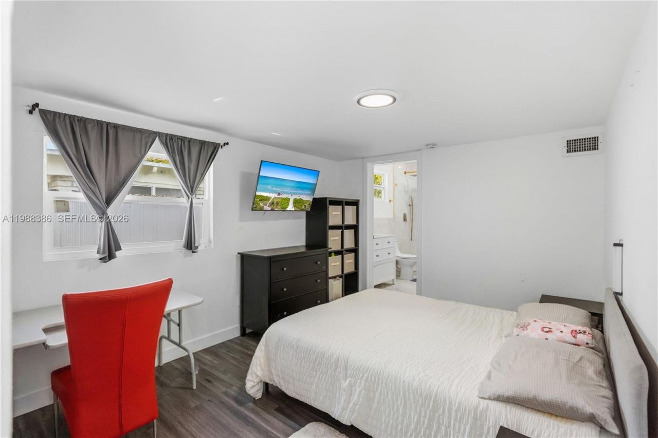 1110 NE 130th St, North Miami, FL 33161 Photo