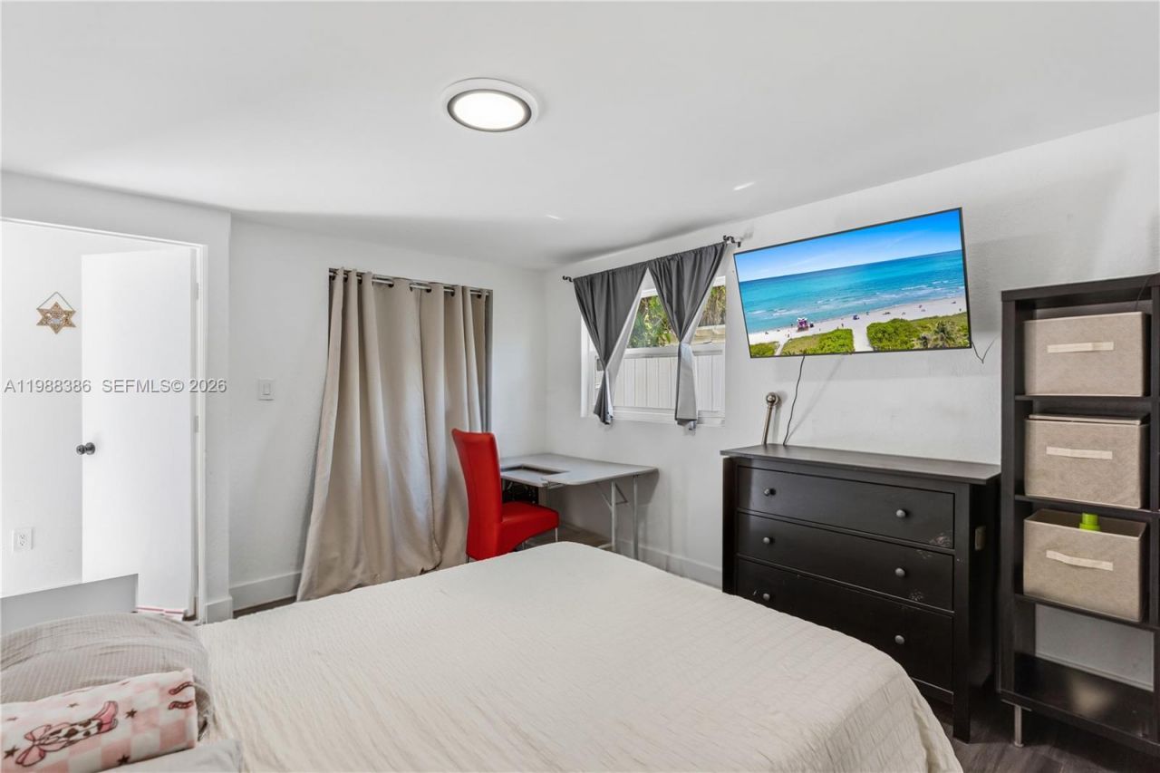 1110 NE 130th St, North Miami, FL 33161 Photo