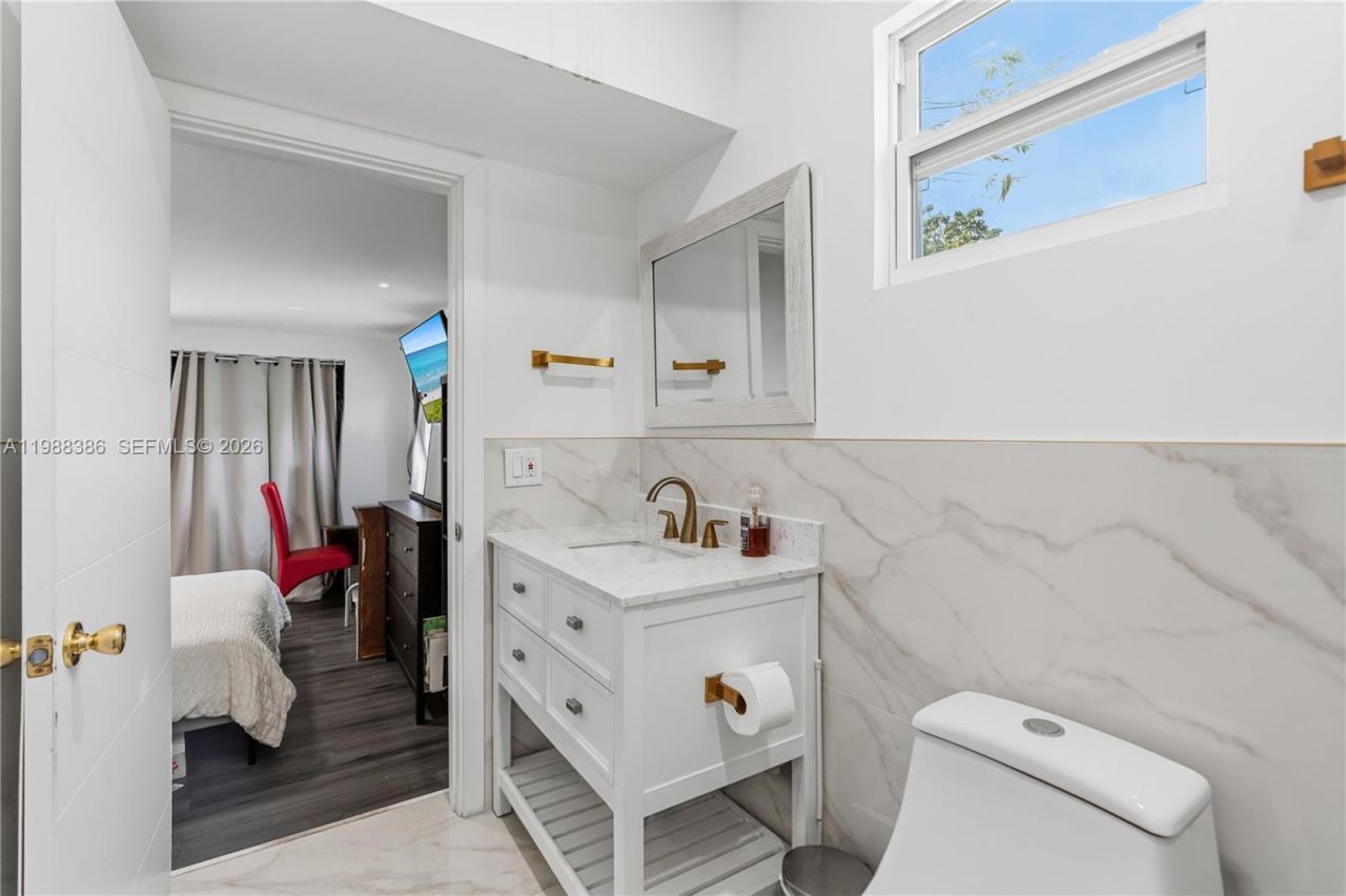 1110 NE 130th St, North Miami, FL 33161 Photo