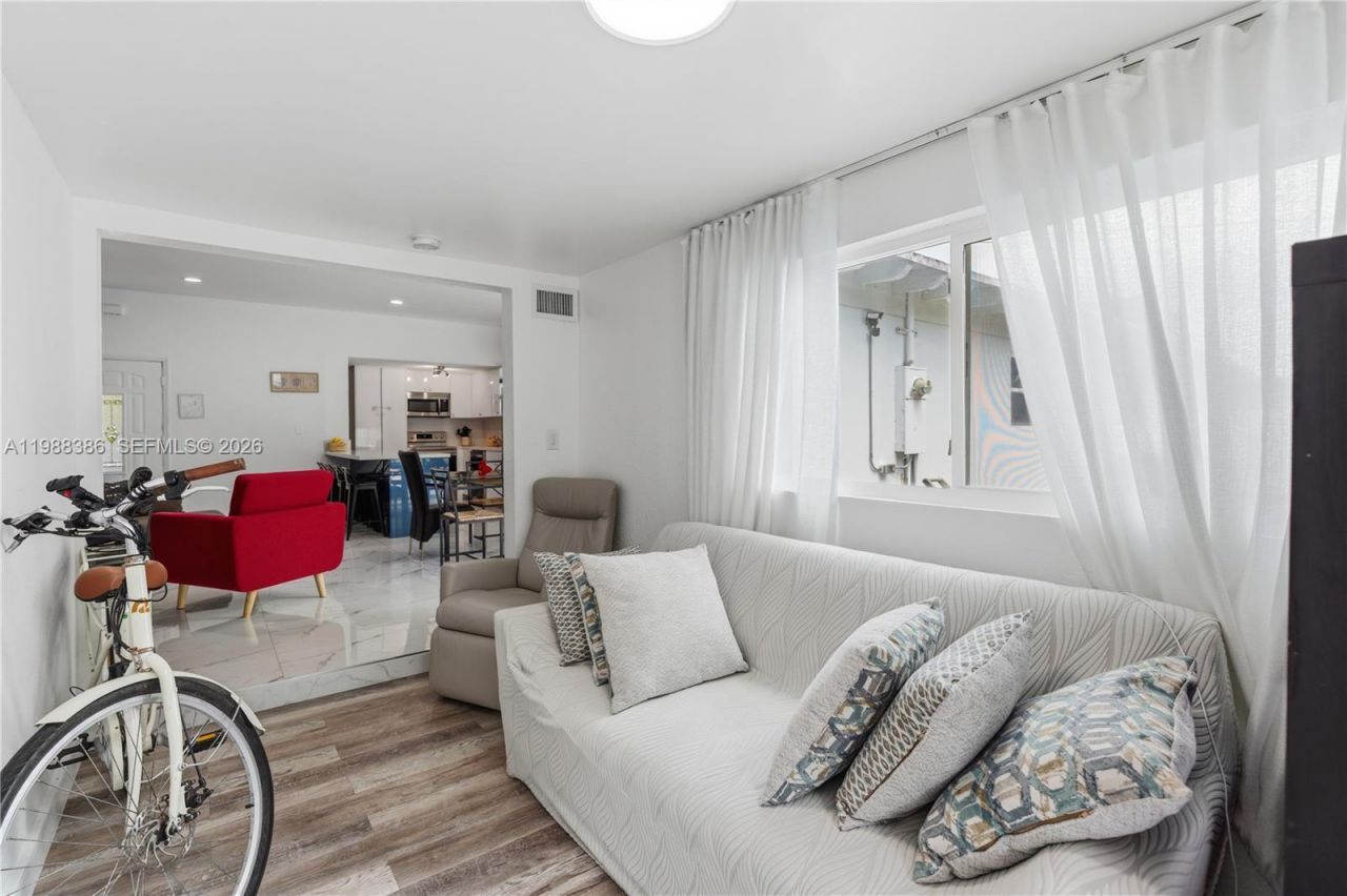 1110 NE 130th St, North Miami, FL 33161 Photo