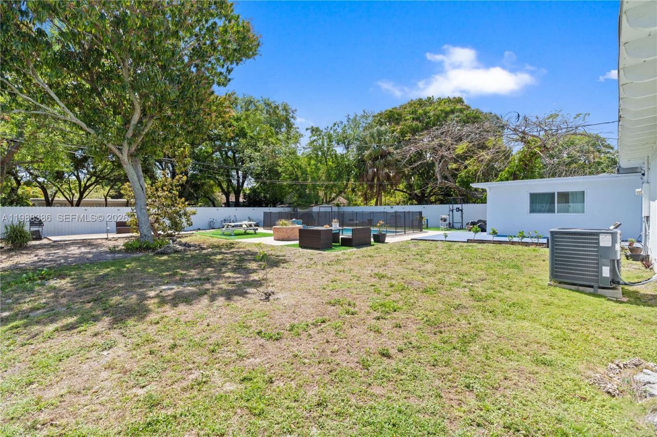 1110 NE 130th St, North Miami, FL 33161 Photo