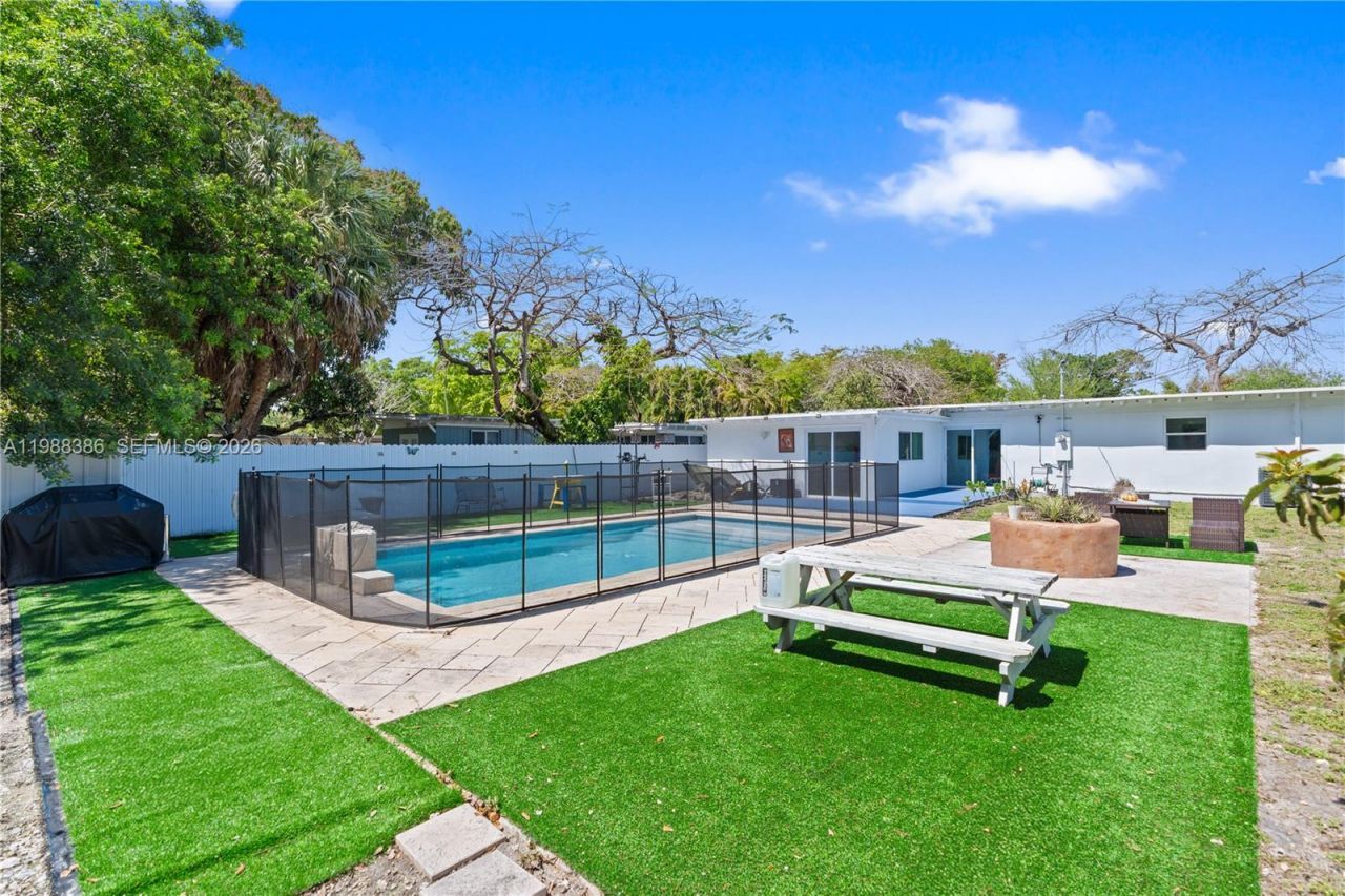 1110 NE 130th St, North Miami, FL 33161 Photo