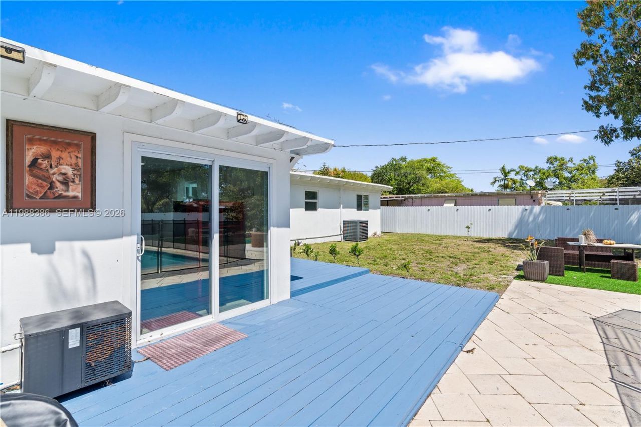 1110 NE 130th St, North Miami, FL 33161 Photo