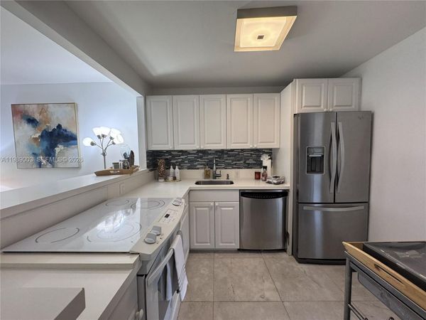 3301 N Country Club Dr , Unit 104, Aventura, FL 33180