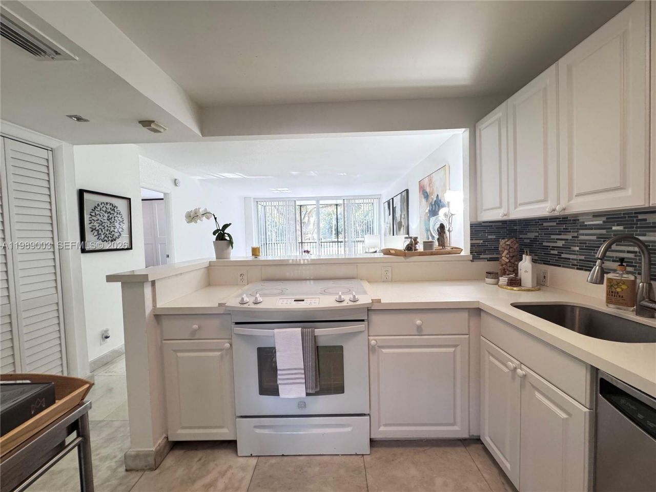 3301 N Country Club Dr , Unit 104, Aventura, FL 33180 Photo