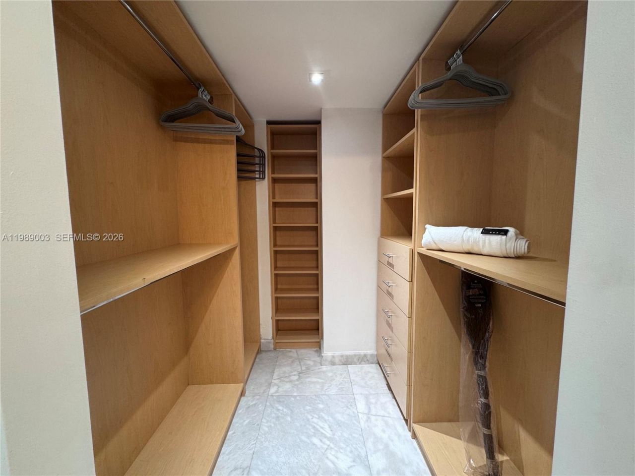 3301 N Country Club Dr , Unit 104, Aventura, FL 33180 Photo