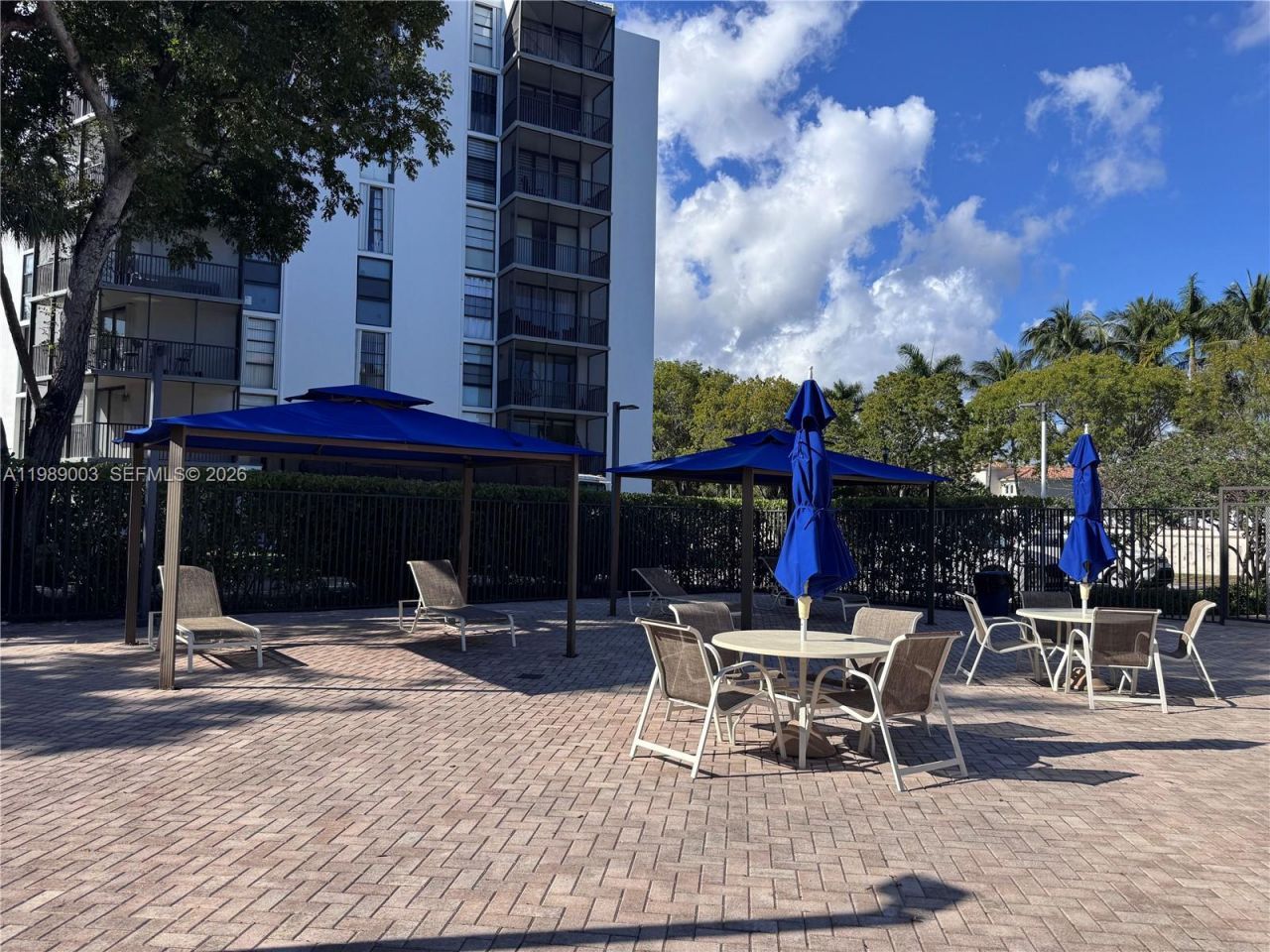 3301 N Country Club Dr , Unit 104, Aventura, FL 33180 Photo