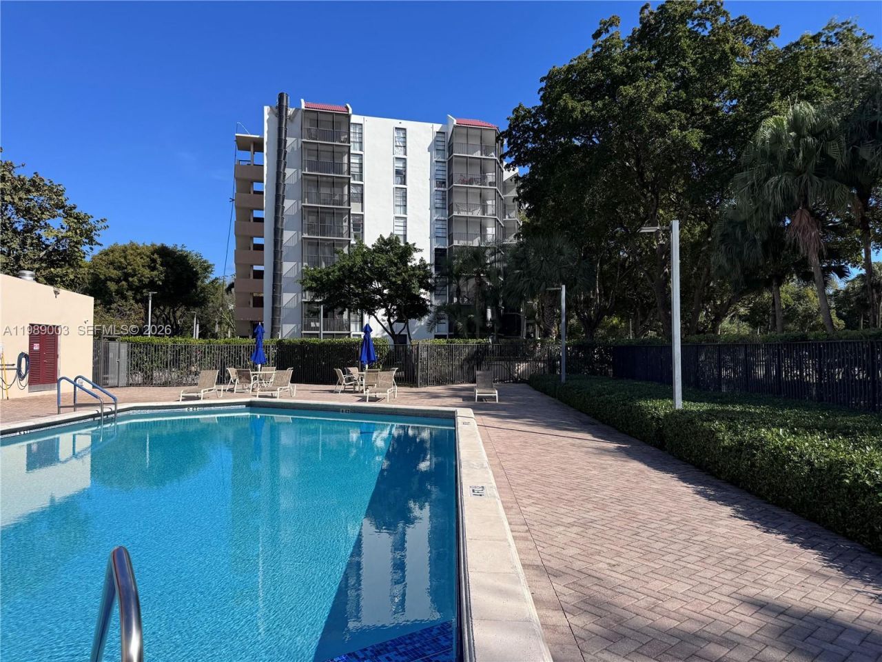 3301 N Country Club Dr , Unit 104, Aventura, FL 33180 Photo