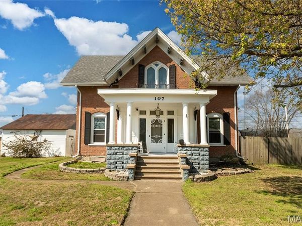 107 N Division , Duquoin, IL 62832