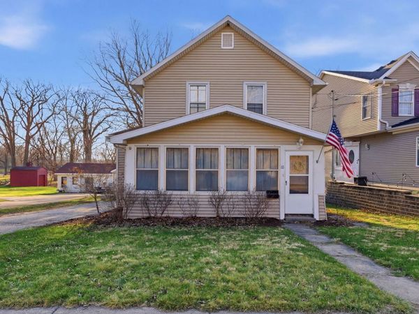 10 S Grant Street, North Aurora, IL 60542