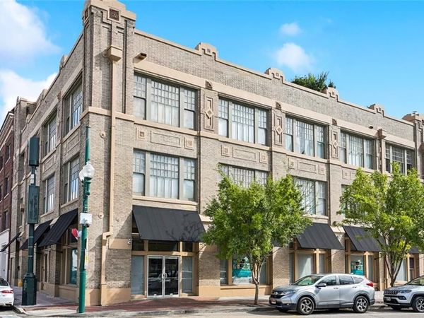 1000 ST CHARLES Avenue, Unit D, New Orleans, LA 70130