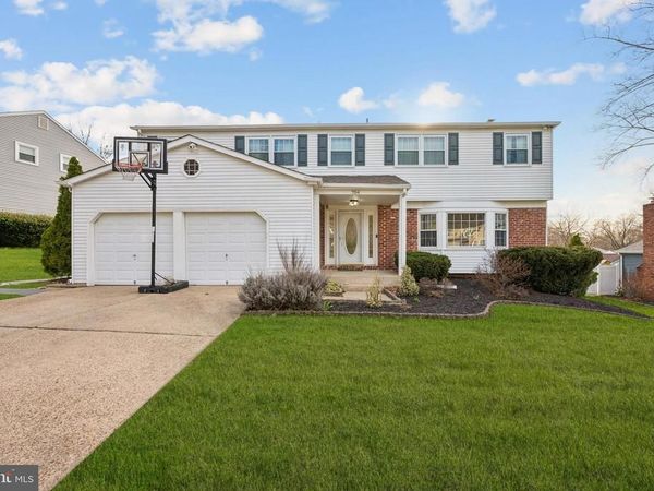 704 CORNWALLIS DRIVE, MOUNT LAUREL, NJ 08054