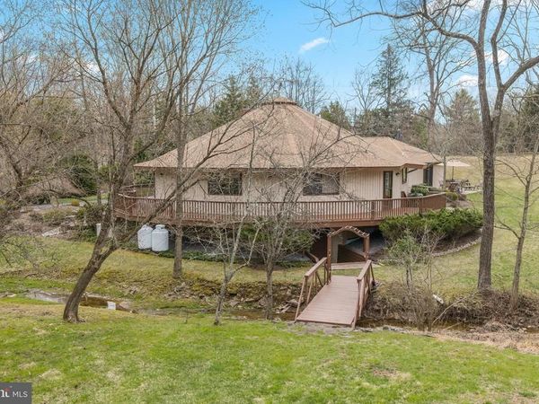 2119 S SUGAN ROAD, NEW HOPE, PA 18938