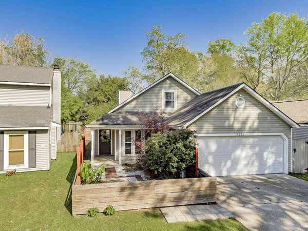 9221 Fox Run Ave, Baton Rouge, LA 70808